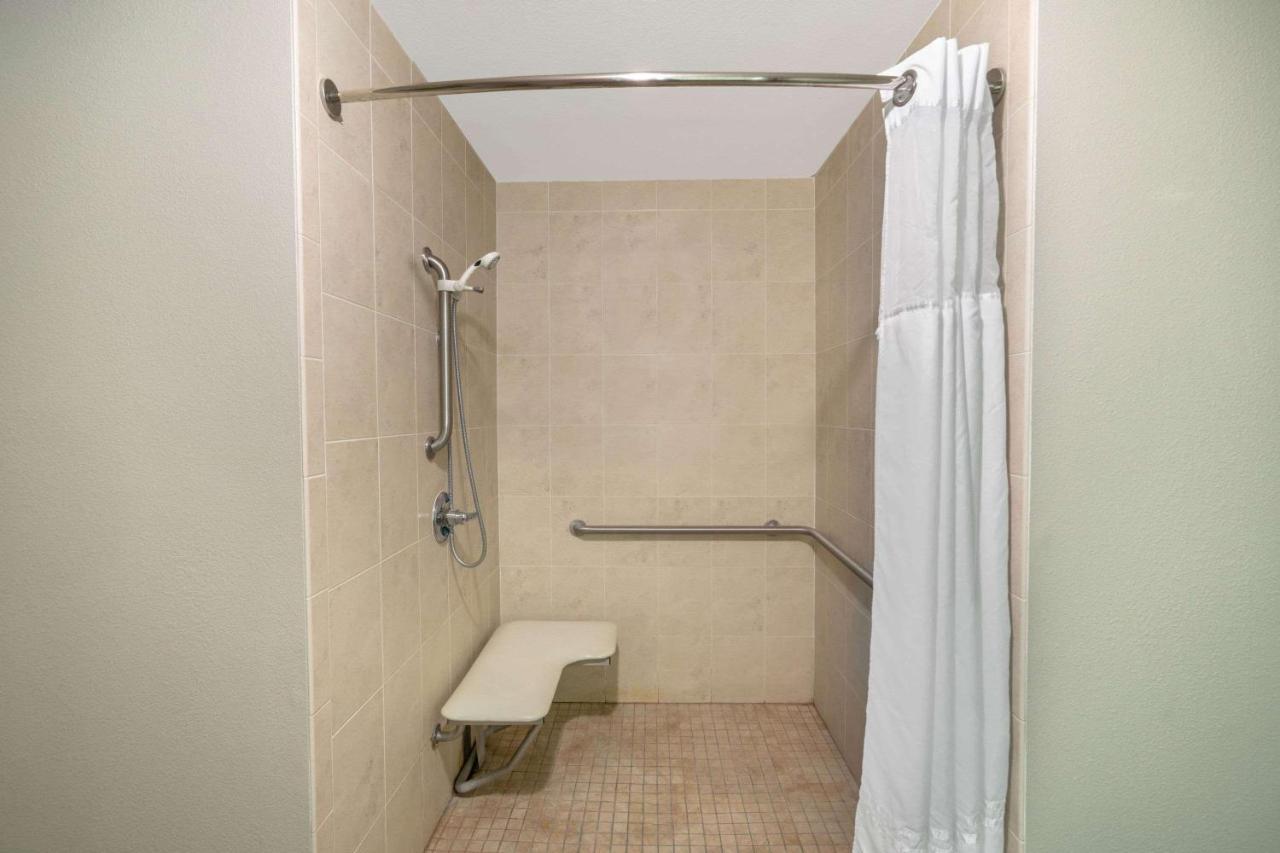 La Quinta By Wyndham Latham Albany Airport Hotel Exterior foto